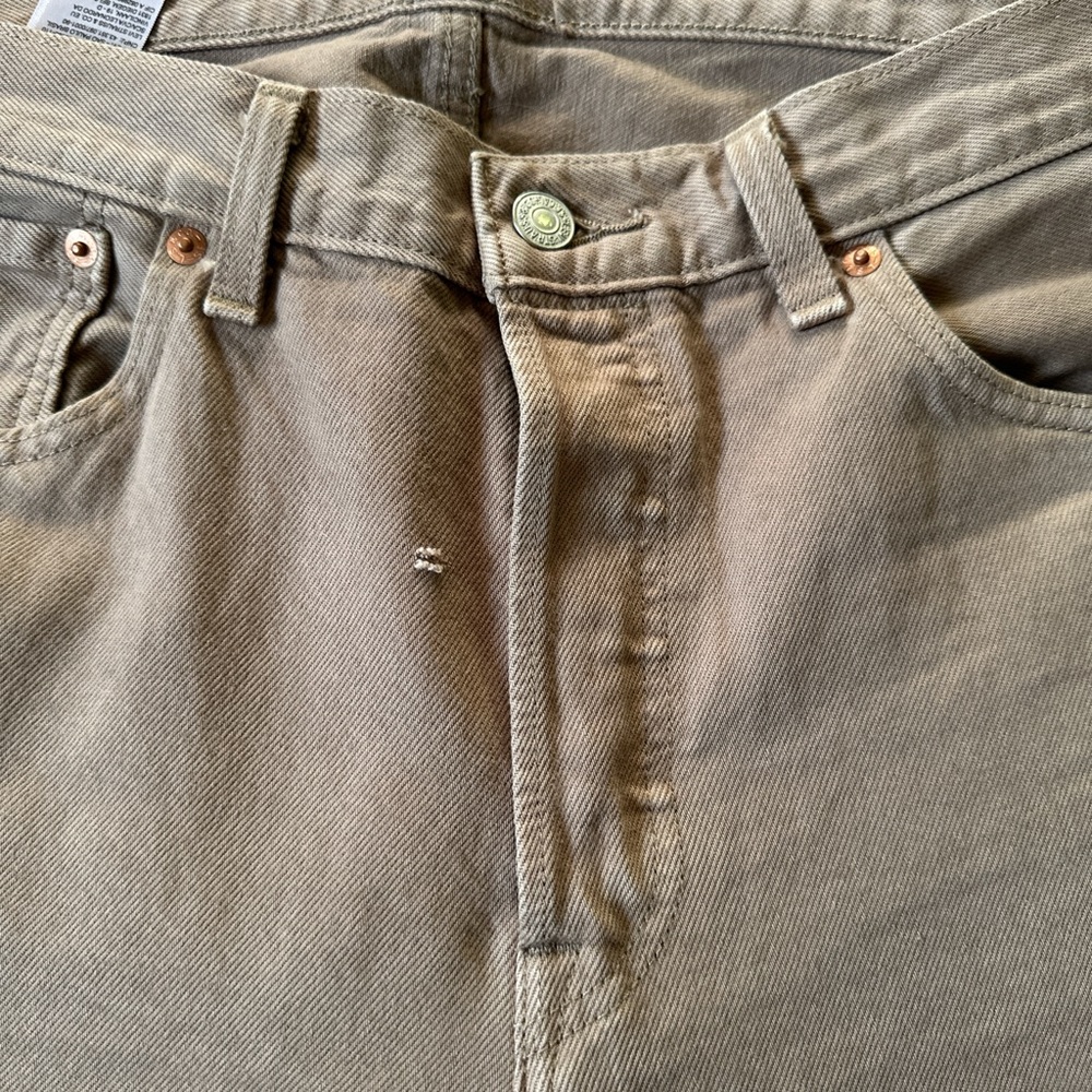 Levi's 501 Classic Jeans - Picture 6 of 7